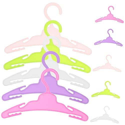 HOODANCOS 10 Stück Teiliges Mini Kleiderbügel für Puppen Realistische Hängemöglichkeiten für DIY Projekte für Puppenhäuser und Puppenmöbel HOODANCOS 10 Stück Teiliges Mini Kleiderbügel für Puppen Realistische Hängemöglichkeiten für DIY Projekte für Puppenhäuser und Puppenmöbel von HOODANCOS