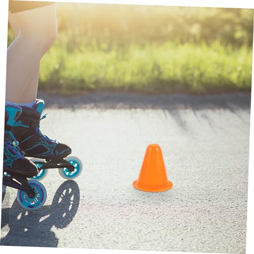 HOODANCOS 20 Stück Teiliges Trainingskegel aus Leichtem Kunststoff Stapelbare Bunte Rollschuh Markierungskegel für Agilitätstraining und Hindernisübungen Robust und Platzsparend für Indoor von HOODANCOS