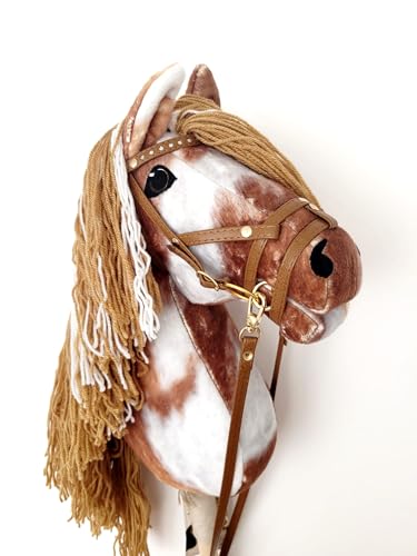 Hobby Horse Hobbypferd groß A3 (Pferd auf einem Stock) komplett mit Geschirr wie auf dem Foto (Sabino) von HORSE & toys