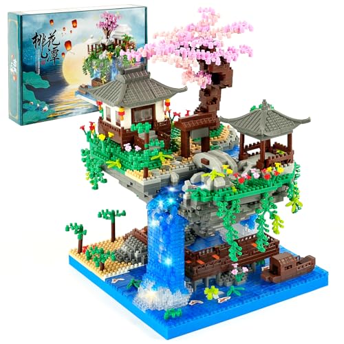 HOTUT Pfirsichblüten Teich Micro Bausteine, 2705 Stück Architektur mit Pfirsichblüten Bonsai Baum mit LED, Klemmbausteine Pflanzen Architecture Baumhaus, deko Geschenk für Erwachsene Jugendliche HOTUT Pfirsichblüten Teich Micro Bausteine, 2705 Stück Architektur mit Pfirsichblüten Bonsai Baum mit LED, Klemmbausteine Pflanzen Architecture Baumhaus, deko Geschenk für Erwachsene Jugendliche von HOTUT