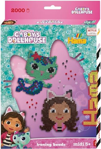 Hama Perlen 7975 - Bügelperlen Geschenkset, Gabbys Dollhouse, mit ca. 2000 Midi Bastelperlen im Durchmesser von 5 mm, kreativer Bastelspaß für Groß und Klein von Hama Perlen