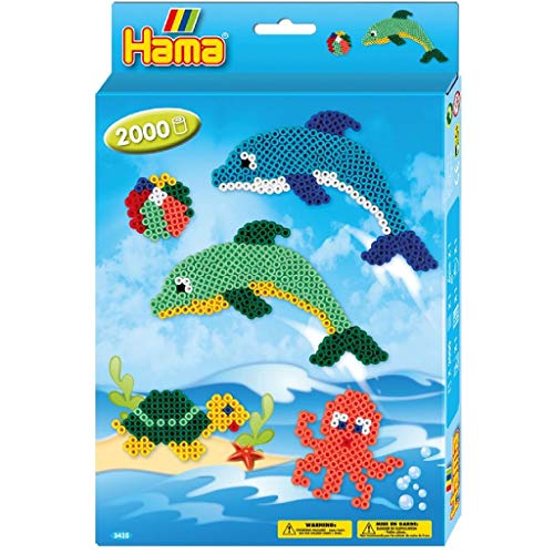 Hama Perlen 3435 Geschenk-Set Delfine mit ca. 2.000 bunten Midi Bügelperlen mit Durchmesser 5 mm, 2 Stiftplatten, inkl. Bügelpapier, kreativer Bastelspaß für Groß und Klein Hama Perlen 3435 Geschenk-Set Delfine mit ca. 2.000 bunten Midi Bügelperlen mit Durchmesser 5 mm, 2 Stiftplatten, inkl. Bügelpapier, kreativer Bastelspaß für Groß und Klein von Hama