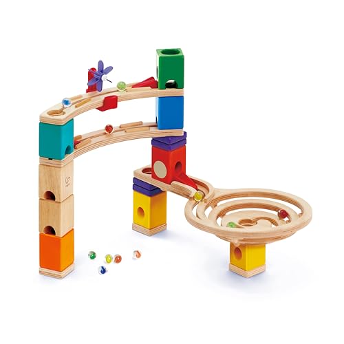 Hape Starter Set Quadrilla Endspurt, Kugelbahn mit 27 Bauteilen aus Holz und 30 Murmeln, MINT-Spielzeug, ab 4 Jahren von Hape