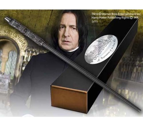 Harry Potter Zauberstab Professor Severus Snape - Zauberstab - für Kinder - mit Namensschild-Klammer Harry Potter Zauberstab Professor Severus Snape - Zauberstab - für Kinder - mit Namensschild-Klammer von Harry Potter