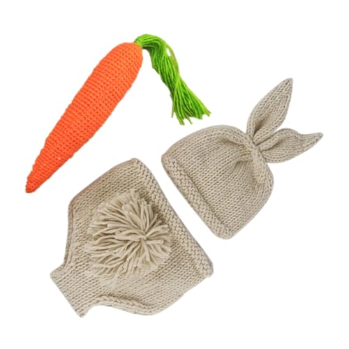 Healeved Neugeborenen Fotografie Outfit Teiliges Häkel Kostüm mit Hasen Design für Fotoshooting Atmungsaktiv Handgefertigte Mütze Hose und Karotte Requisiten Healeved Neugeborenen Fotografie Outfit Teiliges Häkel Kostüm mit Hasen Design für Fotoshooting Atmungsaktiv Handgefertigte Mütze Hose und Karotte Requisiten von Healeved