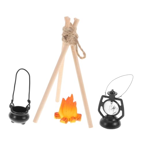 Hemobllo Miniatur Camping mit Kerosinlampe Holzgestell und Hänge Kochtopf Detailreiches Puppenhaus Zubehör für Outdoor Szenen DIY Basteln Lebendige Mikro Landschaftsdekoration Hemobllo Miniatur Camping mit Kerosinlampe Holzgestell und Hänge Kochtopf Detailreiches Puppenhaus Zubehör für Outdoor Szenen DIY Basteln Lebendige Mikro Landschaftsdekoration von Hemobllo