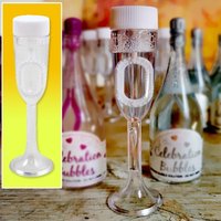 Kleines Seifenblasen "Sektglas", 9,5cm, 5ml, 1 Stk Kleines Seifenblasen "Sektglas", 9,5cm, 5ml, 1 Stk von Henbrandt Ltd