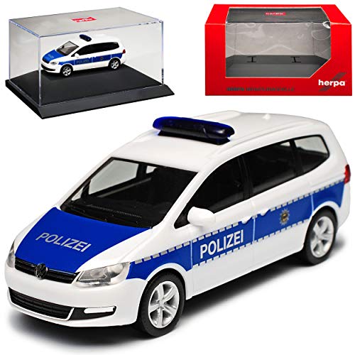 Volkwagen Sharan II Bundes Polizei Weiss 2. Generation Ab 2010 mit Sockel und Vitrine H0 1/87 Herpa Modell Auto von Herpa VW