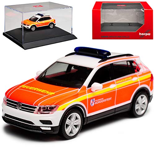 Volkwagen Tiguan II Feuerwehr Norderstedt Einsatzleitung 2. Generation Ab 2015 mit Sockel und Vitrine H0 1/87 Herpa Modell Auto von Herpa VW