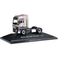 HERPA 918756 1:87 MAN TGX XXL Euro6 Solo-Zugmaschine "MAN - Bis zum Schluss" (PC) von Herpa