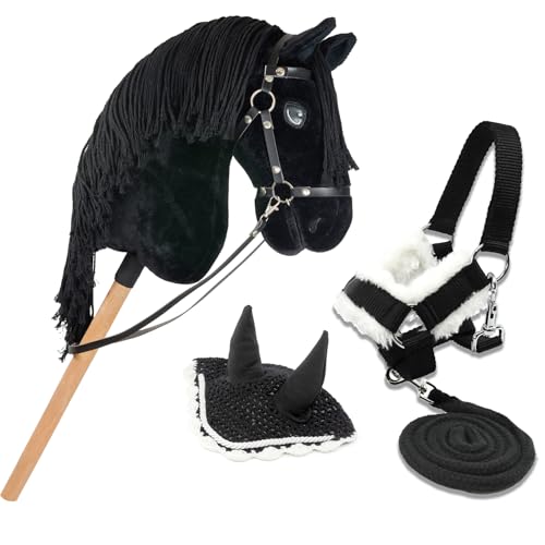 Hobby Horse Friese, Schwarz, A3, Pferd, komplett mit Netz, Trense, Zügel, Halfter und Insektenkappe, Pferdekopf, Stab für Hobby Horsing Kinder und Jugendliche von Hobby Horse Land