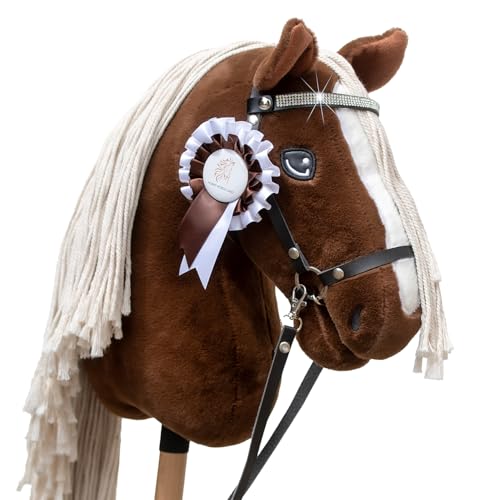 Hobby Horse Sunny Dream – dunkles Alezan-Pferd mit gewaschenem Rosshaar – komplettes Netz mit glitzernder Stirn – Weißer und brauner Satinfluss inklusive – Reitspielzeug für Kinder und Jugendliche Hobby Horse Sunny Dream – dunkles Alezan-Pferd mit gewaschenem Rosshaar – komplettes Netz mit glitzernder Stirn – Weißer und brauner Satinfluss inklusive – Reitspielzeug für Kinder und Jugendliche von Hobby Horse Land