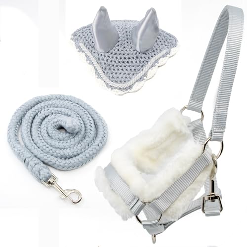 Hobby Horse Zubehör-Set, Halfter, Schwarz mit Führstrick und Insektenmütze, Schwarz und Weiß, für Hobby Horse, Größe A4 und A3 Hobby Horse Zubehör-Set, Halfter, Schwarz mit Führstrick und Insektenmütze, Schwarz und Weiß, für Hobby Horse, Größe A4 und A3 von Hobby Horse Land