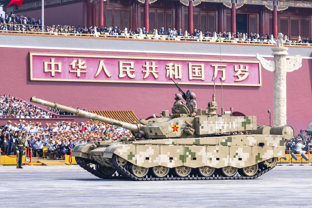 PLA ZTZ-99B MBT von HobbyBoss