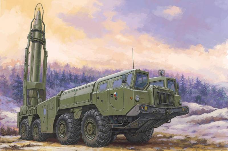 Soviet(9P117M1) Launcher w. R17 Rocket of 9K72 Missile Complex Elbrus(Scud B) von HobbyBoss