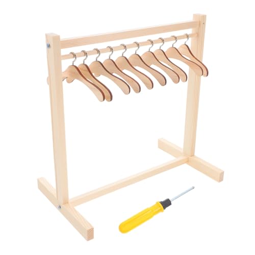 Hohopeti Miniatur Puppenkleiderständer aus Holz mit Kleidbügeln Tragbares Hohes für Puppenhaus Vielseitig Passend für Verschiedene Puppengrößen als Shower Hohopeti Miniatur Puppenkleiderständer aus Holz mit Kleidbügeln Tragbares Hohes für Puppenhaus Vielseitig Passend für Verschiedene Puppengrößen als Shower von Hohopeti