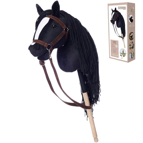 HOPPIHORSE Steckenpferd mit Trense - A3 - Hobby Horse mit Zügeln, Schultergurt, Schweif - hochwertiges Plüsch mit Langer Mähne - Silikongriff für besseren Halt - mit Geschenkverpackung HOPPIHORSE Steckenpferd mit Trense - A3 - Hobby Horse mit Zügeln, Schultergurt, Schweif - hochwertiges Plüsch mit Langer Mähne - Silikongriff für besseren Halt - mit Geschenkverpackung von Hoppimals
