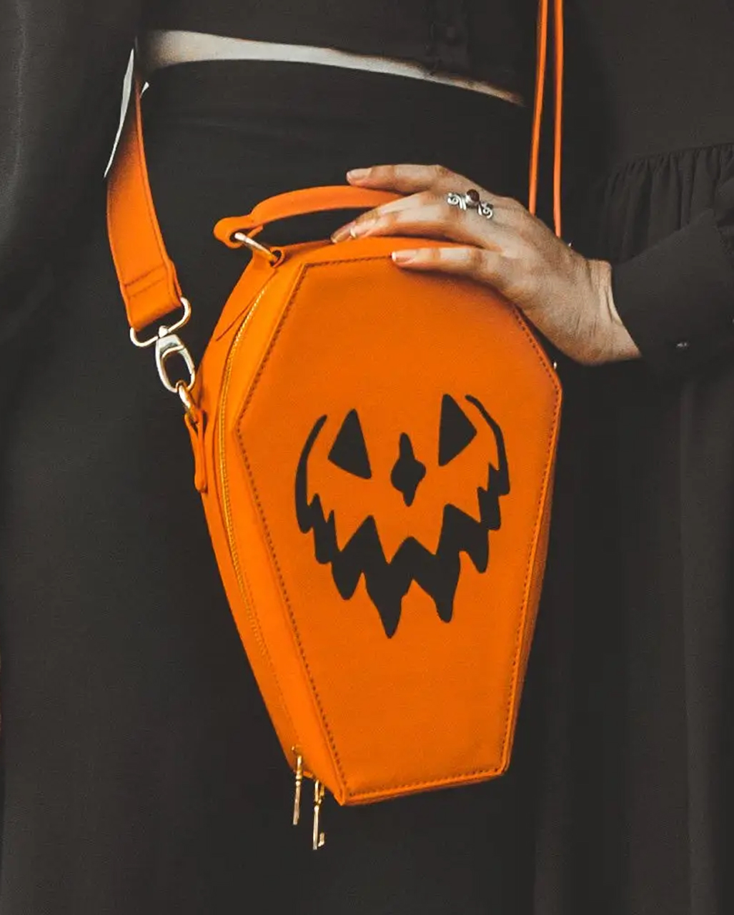 Spooky Pumpkin Sarg Handtasche Orange für Halloween von Horror-Shop.com