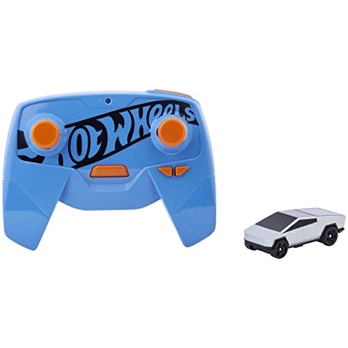Hot Wheels GXG30 - Aufladbare ferngesteuerte R/C Rennwagen im Maßstab 1:64, mit Fahrzeug, Fernbedienung und Adapter, Spielzeug für Kinder ab 5 Jahren von Hot Wheels