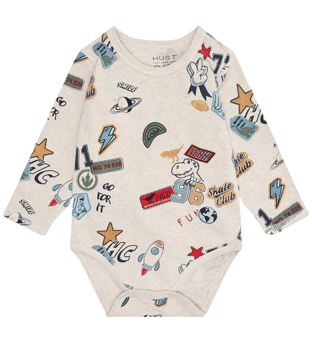 Hust and Claire Body l/ä - Buster Abzeichen - Wheat Melange - Hust and Claire - 56 - Body L/Ä Hust and Claire Body l/ä - Buster Abzeichen - Wheat Melange - Hust and Claire - 56 - Body L/Ä von Hust and Claire