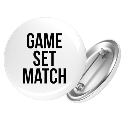 Huuraa Ansteckbutton Game set match Tennis Geschenk Größe 59mm Anstecker Game set match Accessoire Huuraa Ansteckbutton Game set match Tennis Geschenk Größe 59mm Anstecker Game set match Accessoire von Huuraa