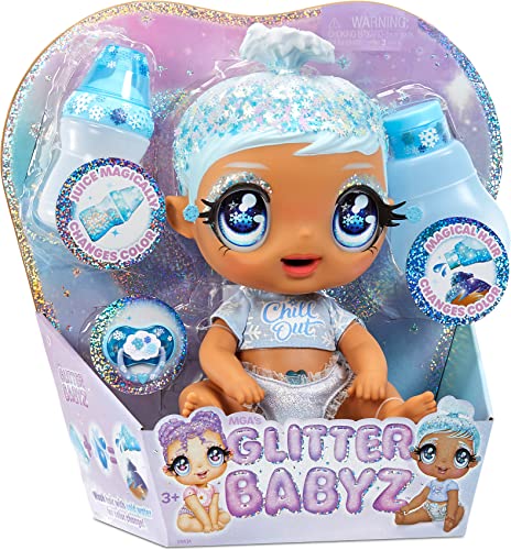 Glitter Babyz 574859EUC January Snowflake Baby Puppe-Mit 3 magischen Farbwechseln, blauen Haaren und einem Winter-Outfit-Inklusive Windel, Flasche und Schnuller-Sammelspielzeug für Kinder ab 3 Jahren von MGA Entertainment