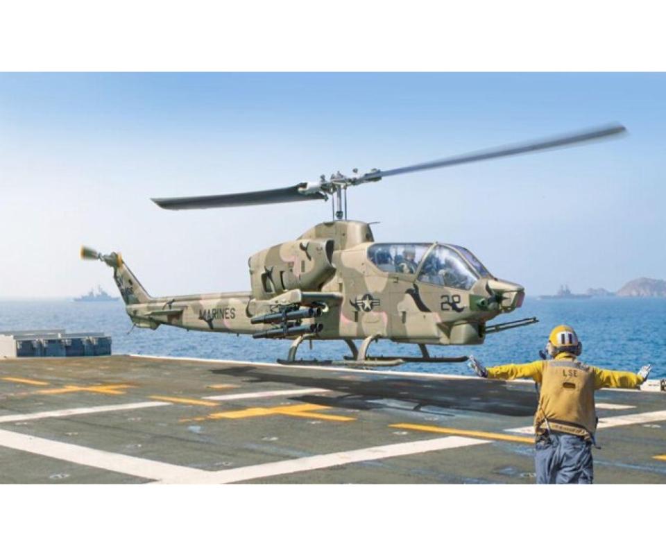 AH-1T Sea Cobra AH-1T Sea Cobra von Italeri