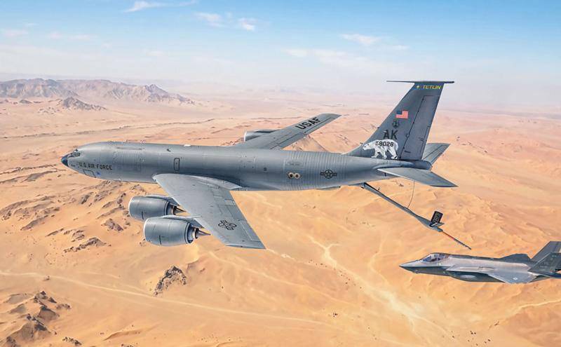 KC-135 R/FR Stratotanker KC-135 R/FR Stratotanker von Italeri