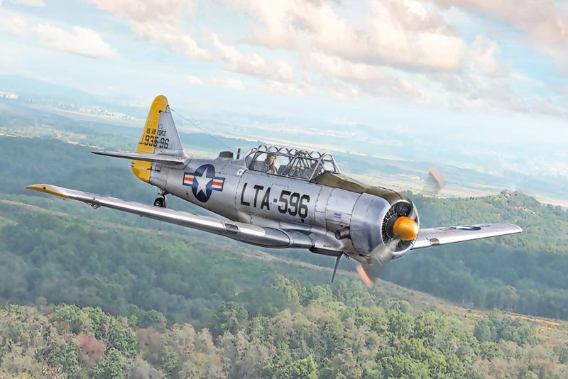 T-6G Texan T-6G Texan von Italeri