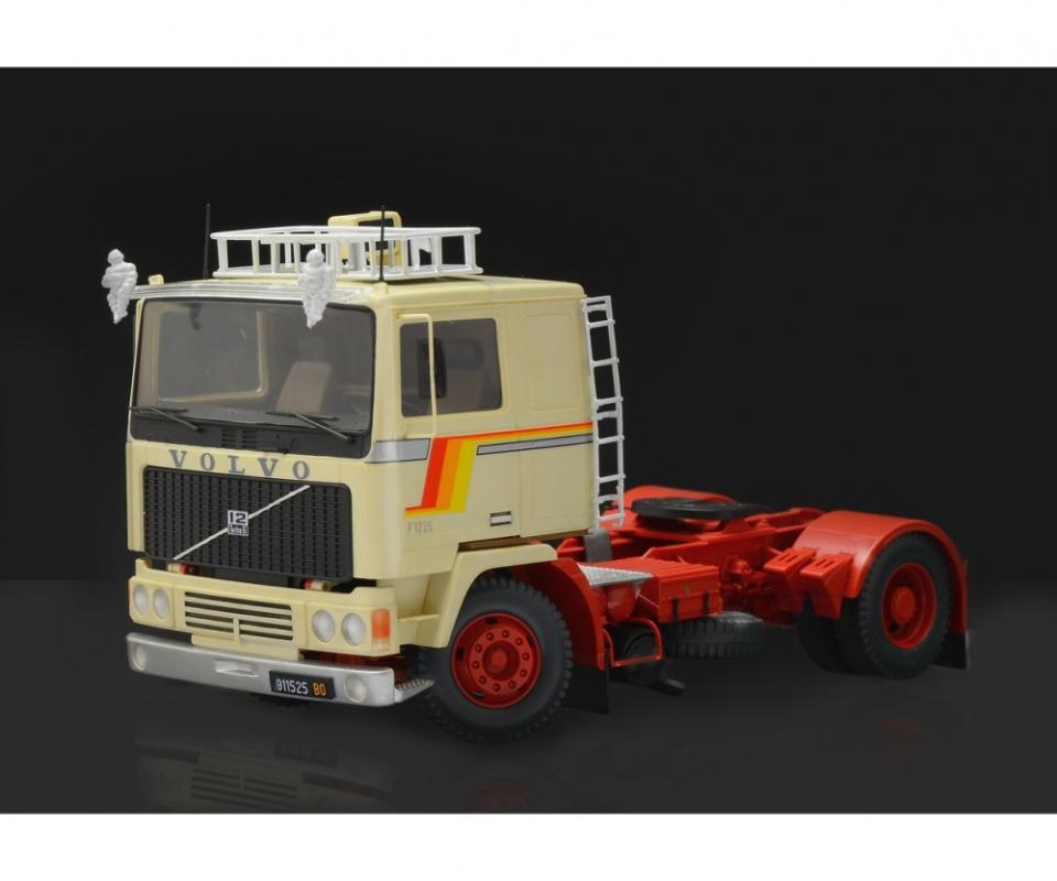 Volvo F-12 Intercooler Low Roof Volvo F-12 Intercooler Low Roof von Italeri