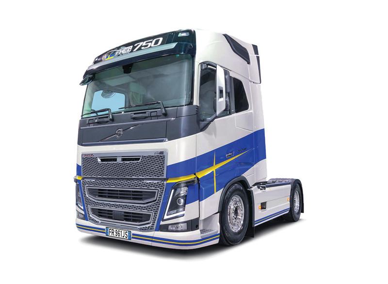 Volvo FH16 Medium Roof von Italeri