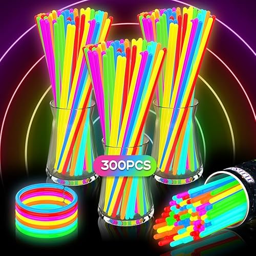 JIJI&CUI 2025 Super Bright 300 Knicklichter Party Set, 7 Farben Kinder Armband Light Up Party Pack Spielzeug, Neon Halloween Dekoration, Urlaub Hochzeit Party Dekoration von JIJI&CUI
