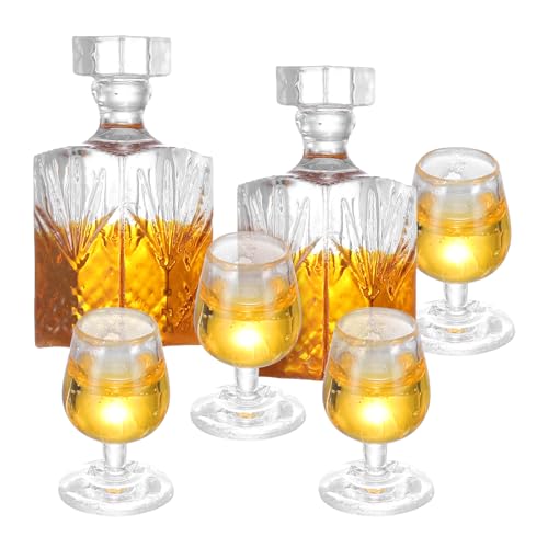 JJUNW 6 Stück Puppenhaus Mini Whiskey Weinflasche, 1:12 Mini Weinflaschen Becher Puppenhaus Flaschen Glasflaschen Weinglas Miniatur Wichtel Zubehör für Rollenspiel DIY Feengarten(Gelb) von JJUNW