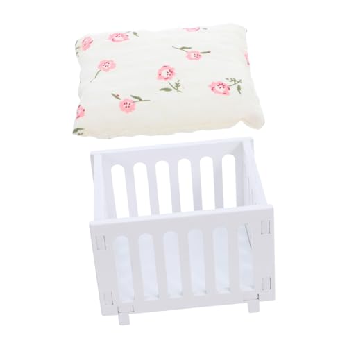 JOINPAYA Maßstab Holz Babybett mit Bettwäsche Handgefertigte Mini Schlafzimmer Accessoires für Puppenhaus-deko Tragbares Tiny Bed JOINPAYA Maßstab Holz Babybett mit Bettwäsche Handgefertigte Mini Schlafzimmer Accessoires für Puppenhaus-deko Tragbares Tiny Bed von JOINPAYA