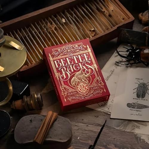 JP GAMES LTD The Gentleman Wake, Beetle Back Spielkarten (rot), entworfen von Widakk Design, Poker-Größe, für Erwachsene ab 14 Jahren, Rot von JP GAMES LTD
