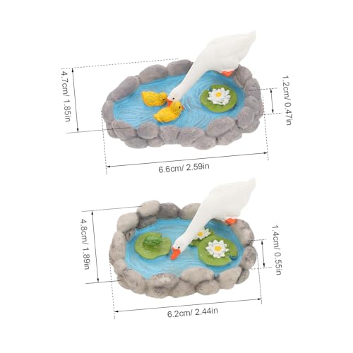 JUMPLAWN 2 Stück Miniatur Teichfigur Teilig mit Realistischem Weißen Gänsemotiv und Lotusblume Wetterfeste Garten Deko für Miniteiche Schwimmende Teichskulptur für Innen und Außen Kreative von JUMPLAWN