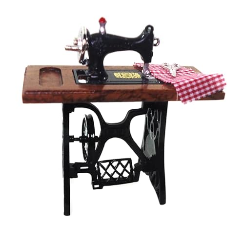 JUNNASALIKER Miniatur Handwerks Set Mit 1/12 Skala Nähmaschine Und Schere Für Puppenhäuser Enthusiasten Szenenzubehör JUNNASALIKER Miniatur Handwerks Set Mit 1/12 Skala Nähmaschine Und Schere Für Puppenhäuser Enthusiasten Szenenzubehör von JUNNASALIKER