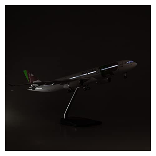 Flugzeug Modell Aus Metall 1:135 Passend Für Air Portugal Airbus A330 Harzflugzeug Mit Lichtern Und Rädern Sammlung Miniaturdekoration(B) von JXYAQTSOF