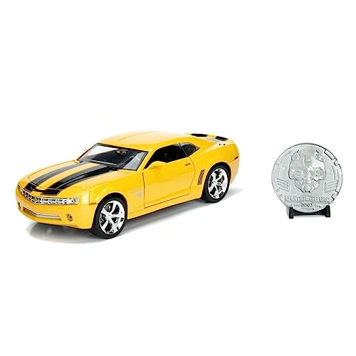 2006 Chevy Camaro Concept Yellow Bumblebee with Robot on Chassis and Collectible Metal Coin Transformers Movie 1/24 Diecast Model Car by Jada 98497 von Jada Toys
