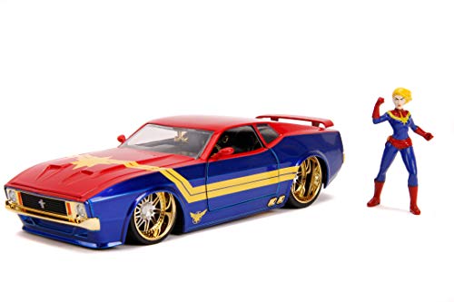 Jada Toys Marvel Captain Marvel, 1973 Ford Mustang Mach, Spielzeugauto aus Die-cast, Türen, Kofferraum, Motorhaube zum Öffnen, inkl. Die-cast Captain Marvel Figur, Maßstab 1:24, blau/rot/gelb von Jada Toys