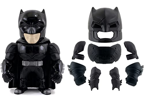 Jada Toys DC Armored Batman Figur (15 cm) mit Abnehmbarer Rüstung und leuchtenden Augen - Superhelden-Actionfigur aus Batman v Superman für Fans und Kinder ab 8 Jahre von Jada Toys