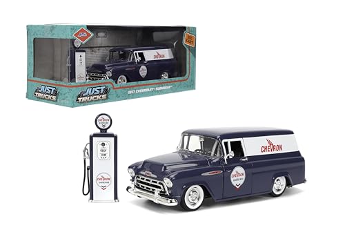 Jada Toys Just Trucks 1:24 1957 Chevy Suburban Chevron Druckguss-Auto & Gaspumpe, zum Öffnen von Türen, Motorhaube, Kofferraum, Gummireifen (lila) von Jada Toys