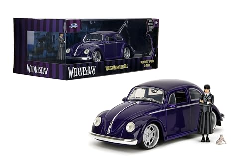 Jada Toys - 1:24 Wednesday 1972 VW Käfer mit Mittwoch & Ding Figuren - Sammelspielzeug für Erwachsene & Kinder von Jada