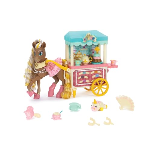 Jakks Pacific Wild Manes Pferdespielzeug für Mädchen, Cherie Spielzeugpferd mit beweglichen Vorderbeinen, Goldener Mähne, Tee- und Leckereienwagen, für Kinder ab 3 Jahren Jakks Pacific Wild Manes Pferdespielzeug für Mädchen, Cherie Spielzeugpferd mit beweglichen Vorderbeinen, Goldener Mähne, Tee- und Leckereienwagen, für Kinder ab 3 Jahren von Jakks Pacific