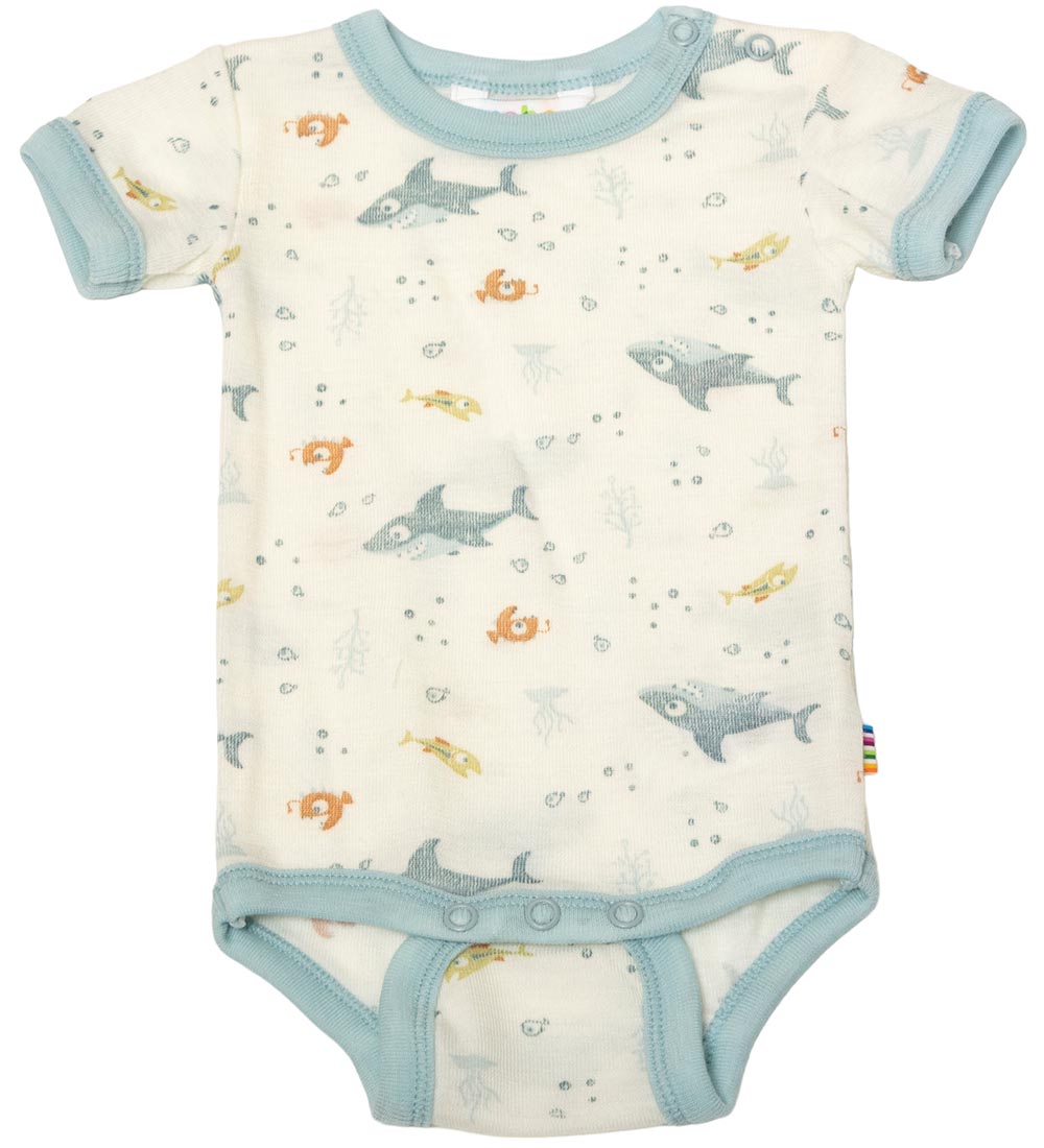 Joha Body k/ä - Wolle - Off White/Mattblau m. Fisch - Joha - 60 - Body K/Ä Joha Body k/ä - Wolle - Off White/Mattblau m. Fisch - Joha - 60 - Body K/Ä von Joha