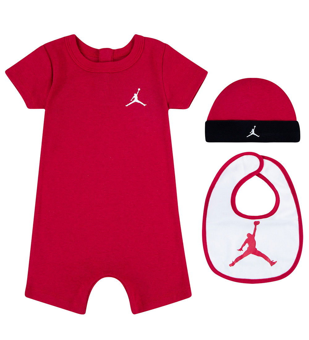 Jordan Geschenkbox - 3er-Pack - Sommerstrampler/Mütze/Lätzchen - - Jordan - 6-12 mt - Sommerstrampler Jordan Geschenkbox - 3er-Pack - Sommerstrampler/Mütze/Lätzchen - - Jordan - 6-12 mt - Sommerstrampler von Jordan
