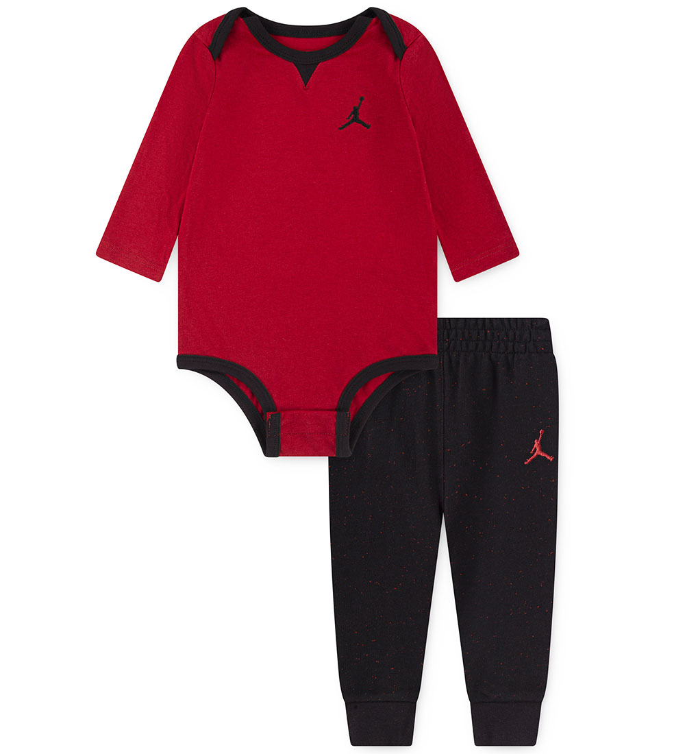 Jordan Set - Jogginghosen/Body l/ä - Schwarz/Rot - Jordan - 6 mt - Body L/Ä Jordan Set - Jogginghosen/Body l/ä - Schwarz/Rot - Jordan - 6 mt - Body L/Ä von Jordan