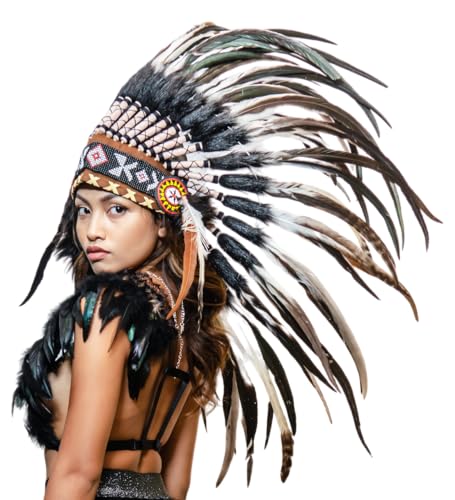 KARMABCN Kurzer indischer Kopfschmuck aus schwarzen und weißen Hahnenfedern Indian headdress von KARMABCN