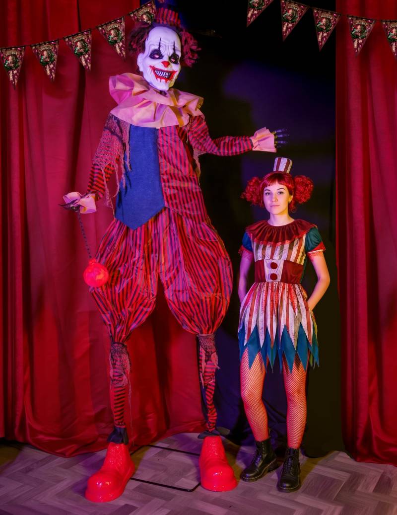 Animierte Clown-Figur auf Stelzen - 240 cm Animierte Clown-Figur auf Stelzen - 240 cm von KARNEVAL-MEGASTORE