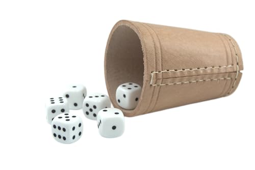 KENDi GAMES - Qualitäts Würfelbecher - echt Leder - Höhe 9 cm - Durchmesser 7 cm - Set mit 6 weißen Würfeln und Kurzanleitung - Play: TOOSMASTER von KENDi GAMES